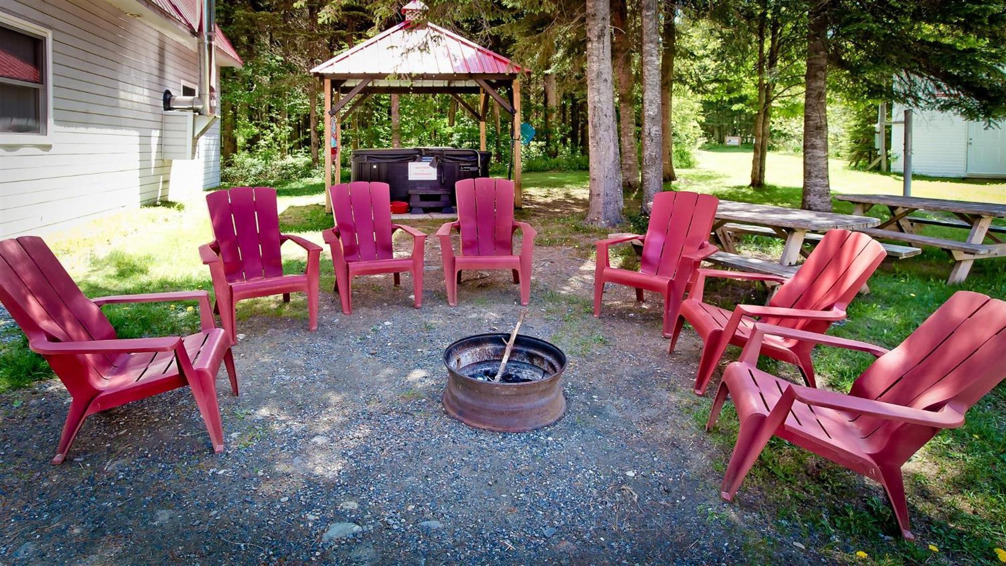 Camping Chalets Spas Pignons Rouges Saint Romain Exterior photo
